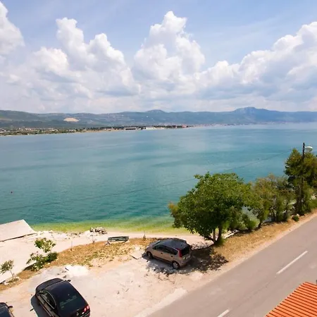 Apartmans And Studios Ana Apartment