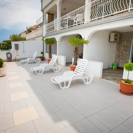 Apartmans And Ana Apartmán