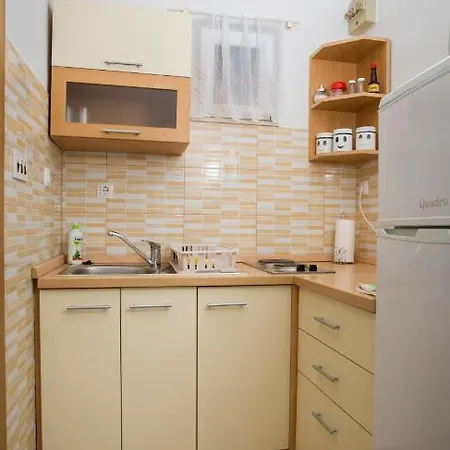 Apartmans And Ana Apartmán Trogir