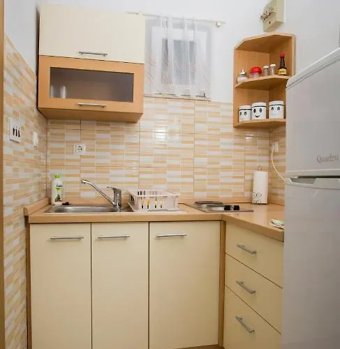Apartmans And Ana Lägenhet Trogir