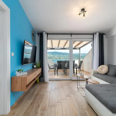 Apartmans And Ana Διαμέρισμα *