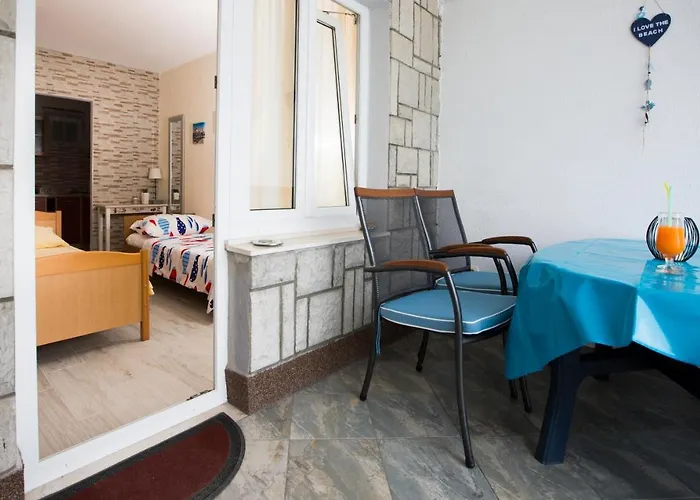 Apartmans And Ana * Τρογκίρ