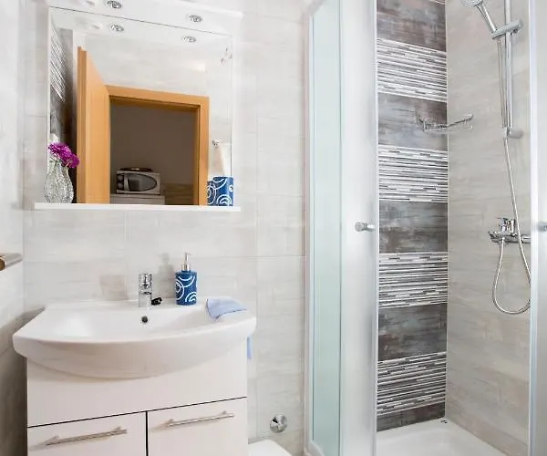 Apartmans And Ana * Τρογκίρ