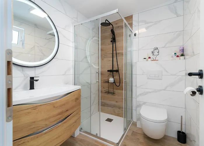 Apartmans And Ana Διαμέρισμα Τρογκίρ